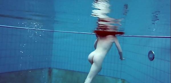  Underwater swimming babe Alice Bulbul